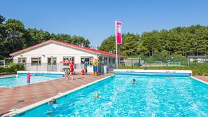 Piscina externa sazonal