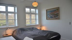 1 Schlafzimmer, hochwertige Bettwaren, Bügeleisen/Bügelbrett