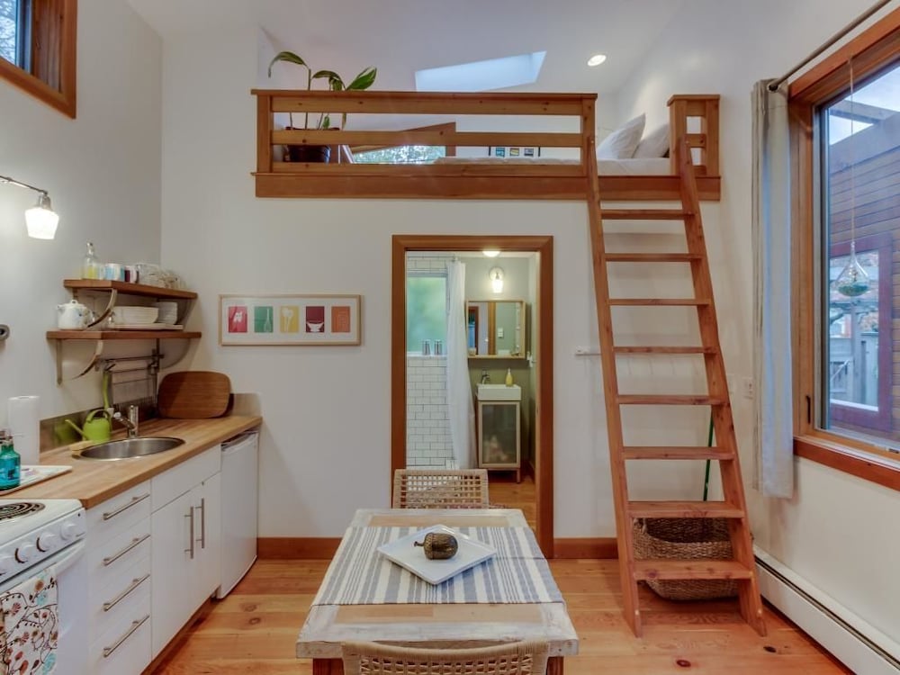 The Pocket House 2018 Room Prices Deals Reviews Expedia City View Featured Image
