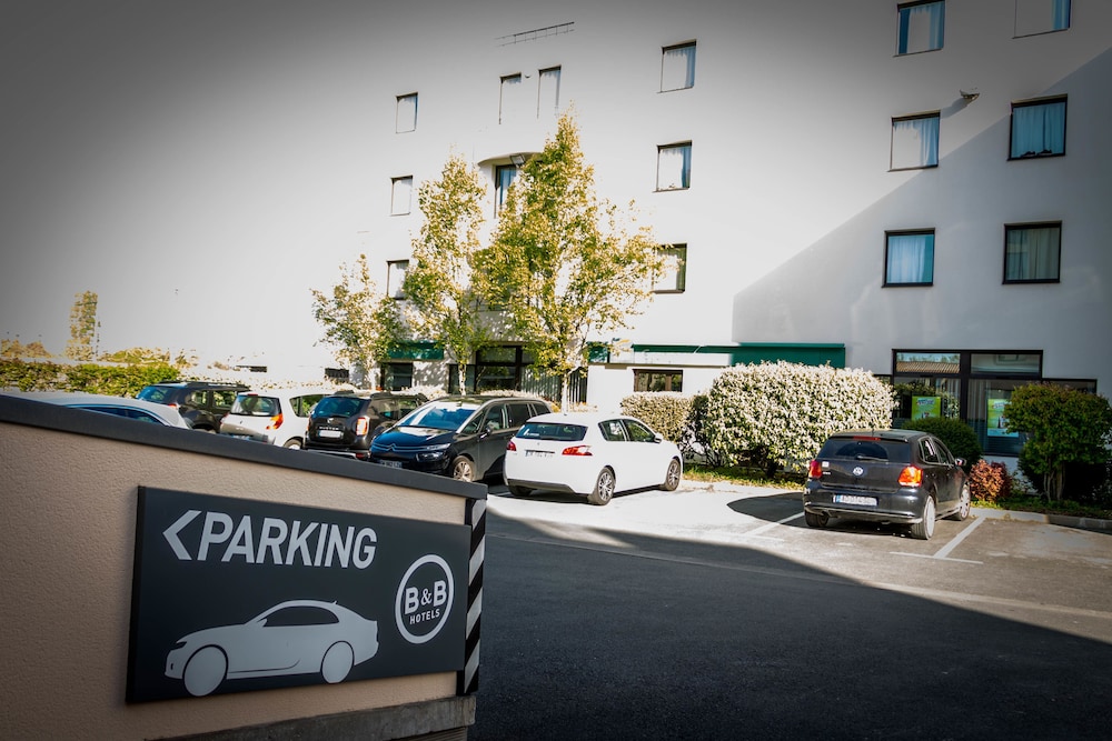 Parking, B&B Hotel La Rochelle Centre