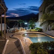 hoteles con piscina en santa fe de