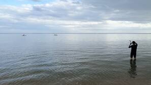 Beach nearby, white sand, snorkeling, kayaking