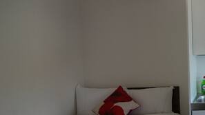 Premium bedding, desk, iron/ironing board, free WiFi