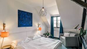 Desk, iron/ironing board, free WiFi, wheelchair access