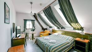 Desk, iron/ironing board, free WiFi, wheelchair access