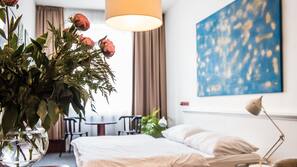 Desk, iron/ironing board, free WiFi, wheelchair access