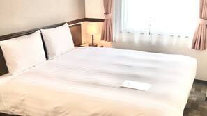 In-room safe, desk, laptop workspace, free WiFi