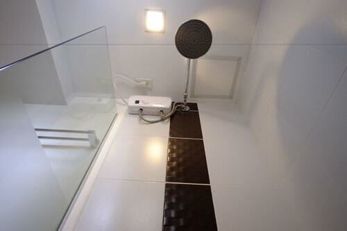 Zen Rooms Quezon North Avenue Quezon City Phl Airasiago - 