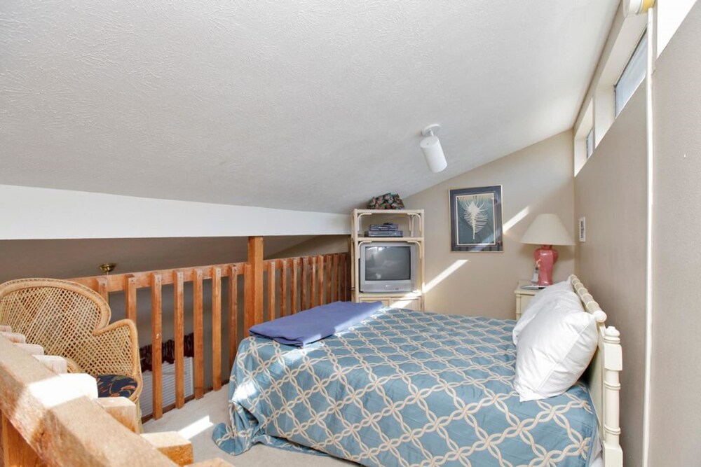 Sunswept Condo Als By Panhandle Getaways In Panama City Beach Aerial View Featured Image Condo 1 Bedroom Garden Guestroom