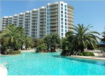 The Palms of Destin Resort by Panhandle Getaways