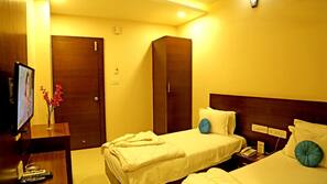 In-room safe, desk, iron/ironing board, free WiFi