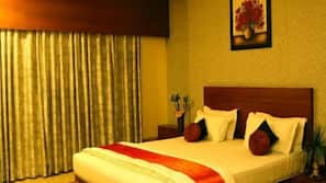 In-room safe, desk, iron/ironing board, free WiFi