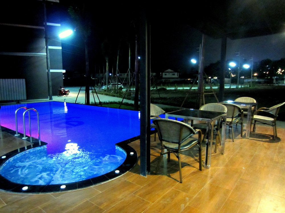 Life Grand Hotel In Chiang Mai Thailand Expedia - 