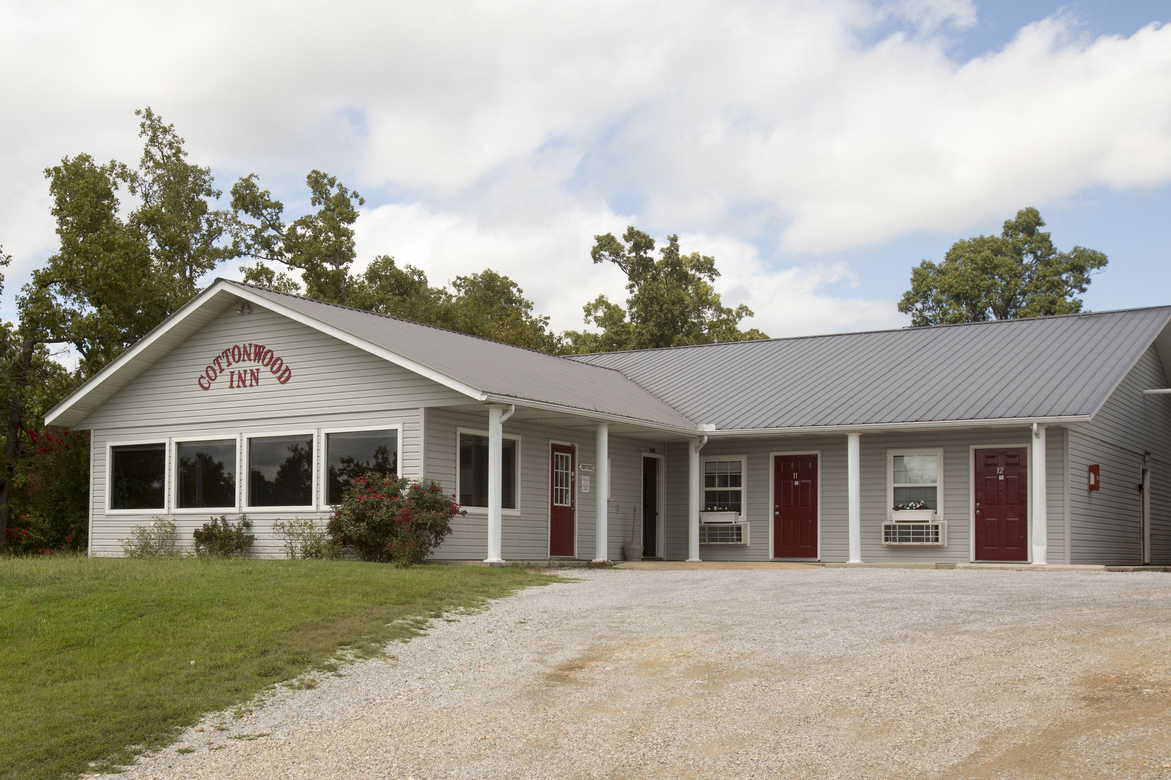 Cottonwood Inn in Salem, United States
