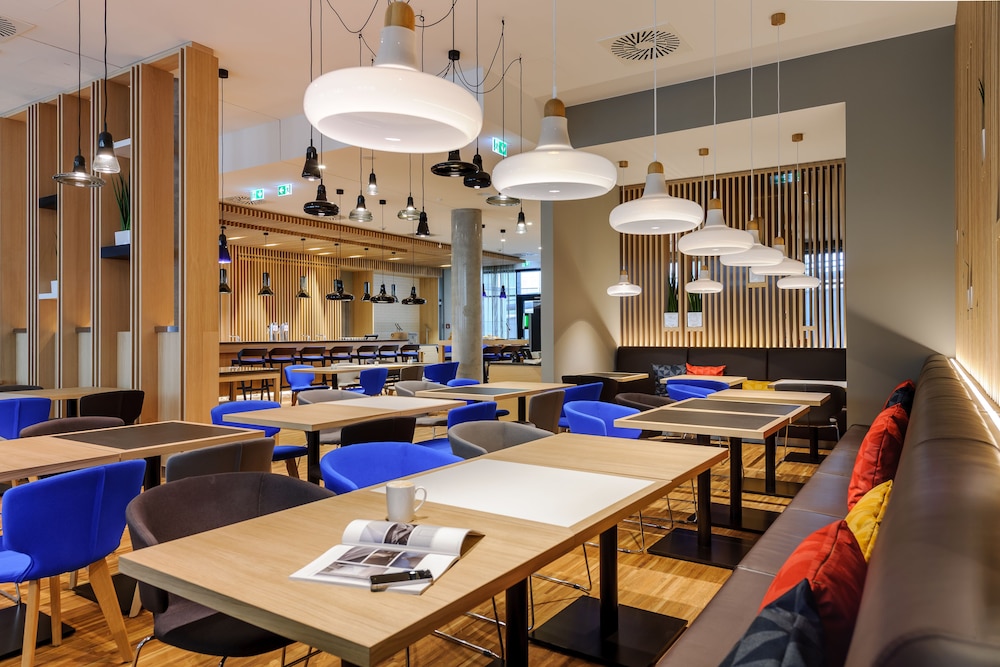 Hotel Holiday Inn Express Berlin Alexanderplatz Hotel Holiday Inn Express Berlin Alexanderplatz