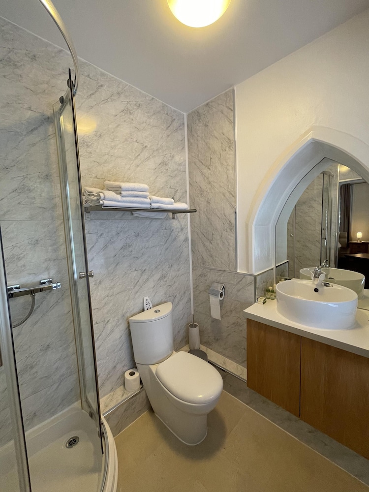 Photo - Milverton Hotel