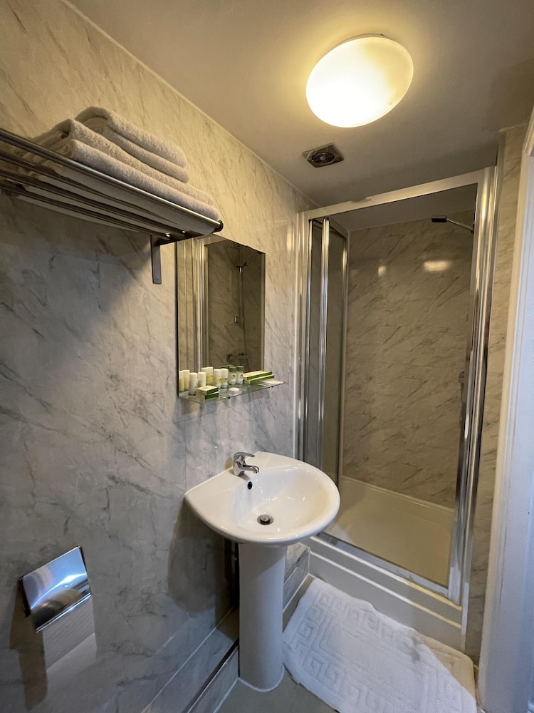 Photo - Milverton Hotel