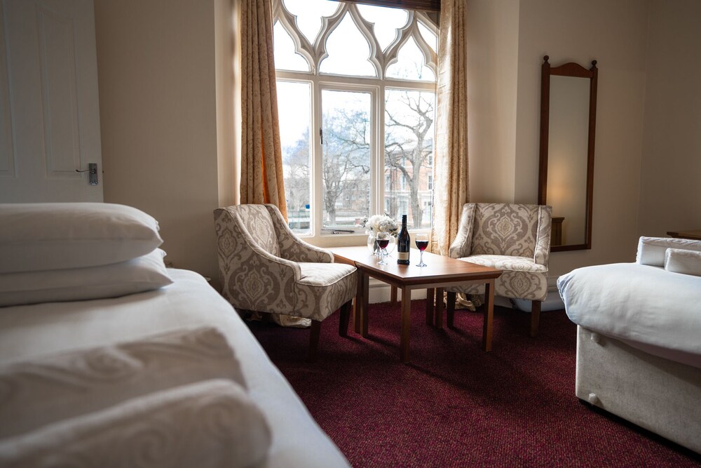 Photo - Milverton Hotel