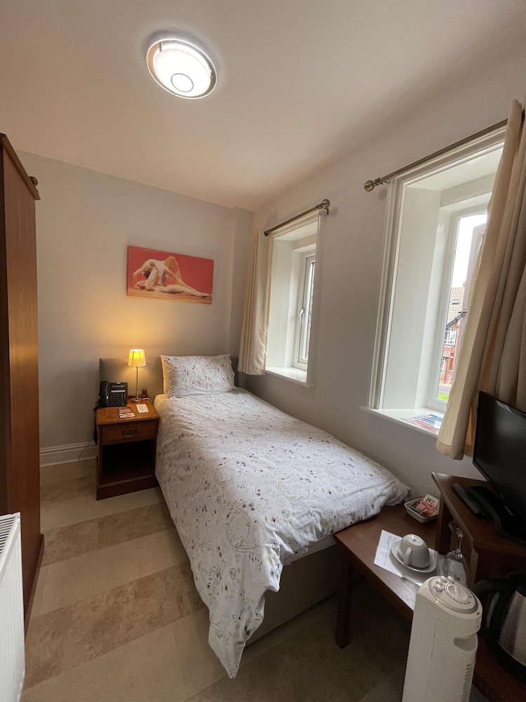 Photo - Milverton Hotel