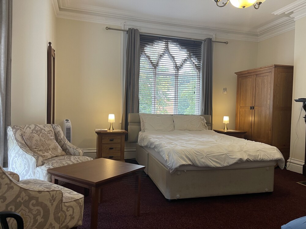 Photo - Milverton Hotel