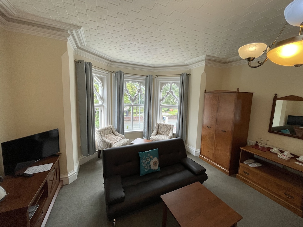 Photo - Milverton Hotel