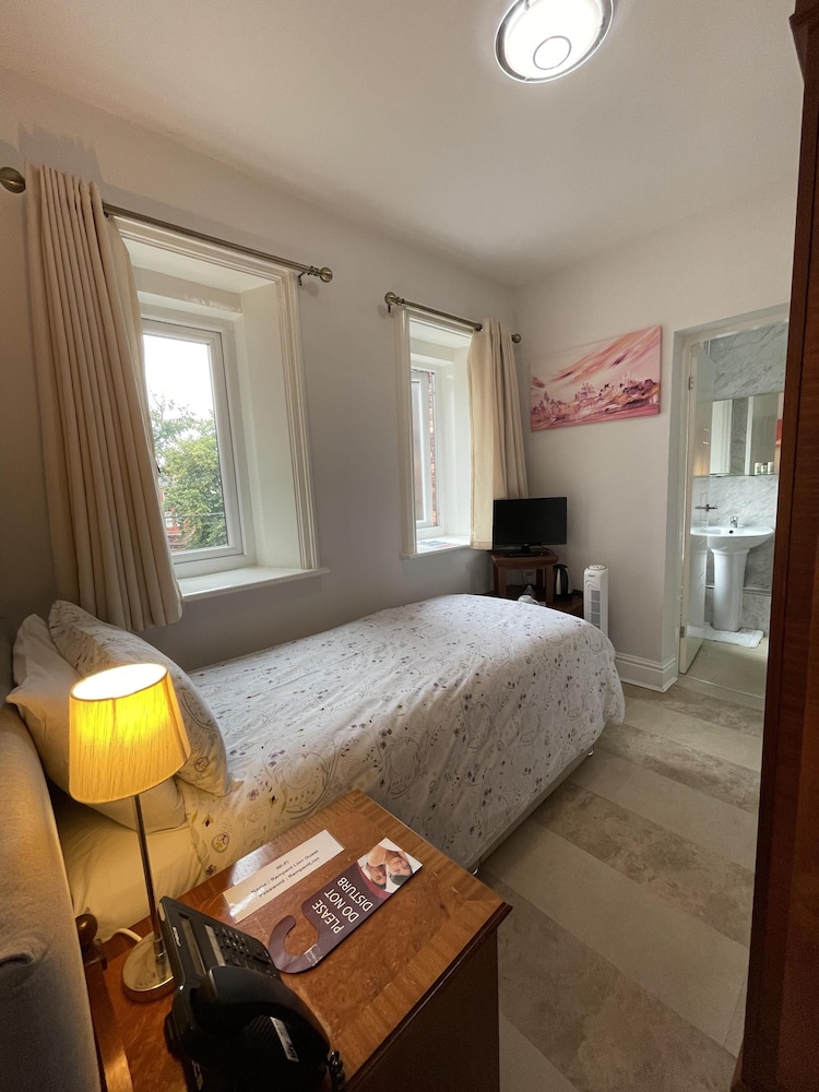 Photo - Milverton Hotel