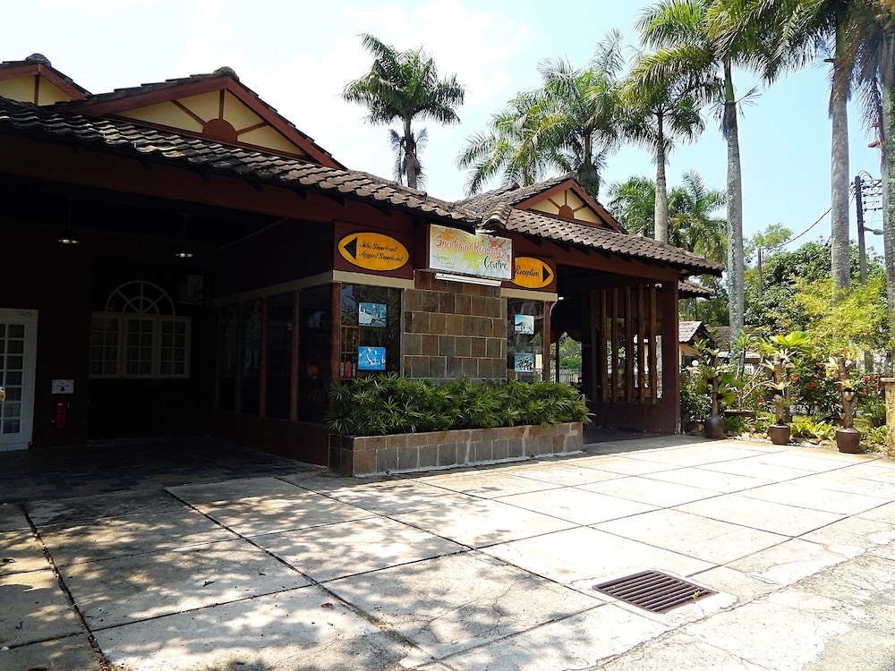 Rumbia Resort Villa Paka In Paka Cheap Hotel Deals Rates On Cheaptickets Com