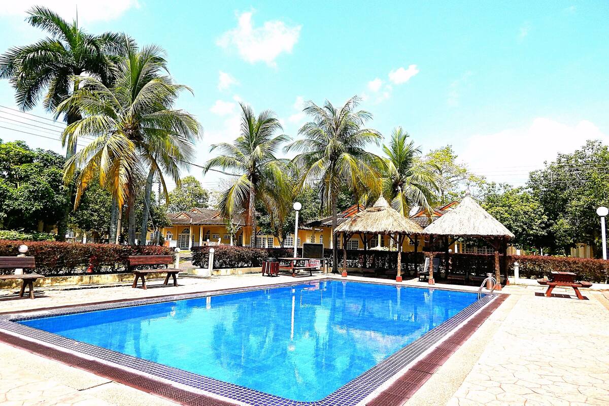 Rumbia Resort Villa Paka In Paka Malaysia Expedia