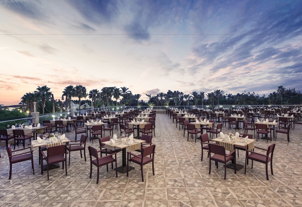 Outdoor dining, Delphin Be Grand Resort - All Inclusive