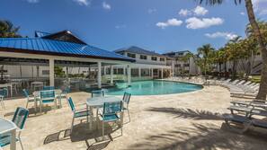 2 outdoor pools, pool loungers