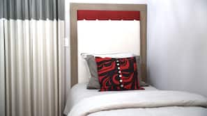 Free WiFi, linens