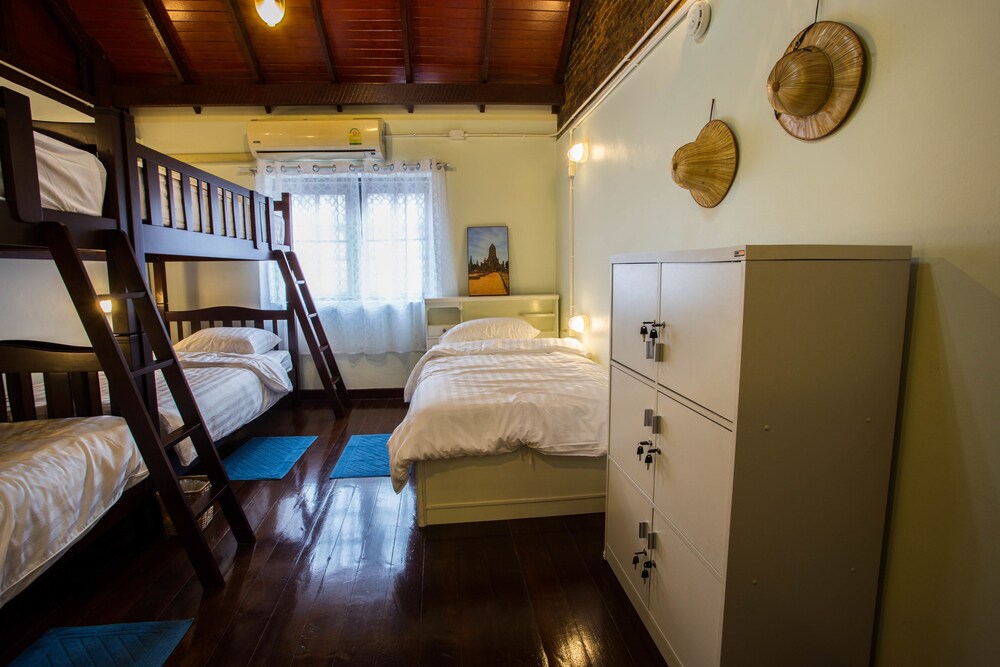 Baan Gaysorn Hostel Deals