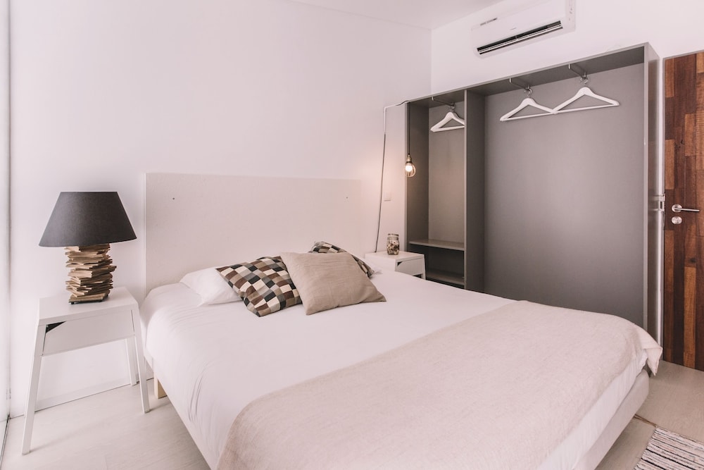Santa Bica Lisbon District 2018 Hotel Prices Expedia Street View Featured Image Guestroom