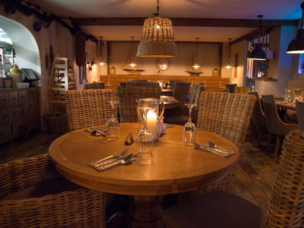 Breakfast area, The Dunes Hotel