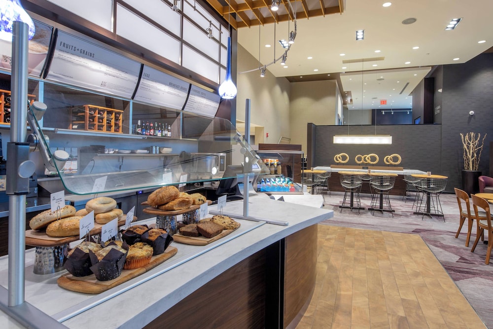 Courtyard by Marriott New York Queens/Fresh Meadows in New York Best