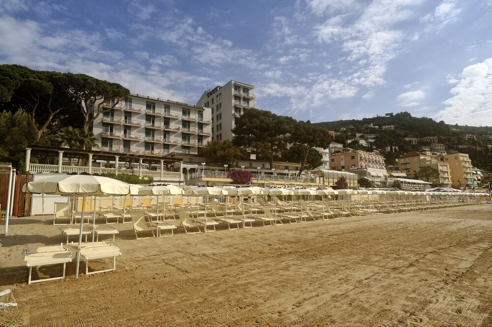 Diana Grand Hotel Alassio Italia Expediait