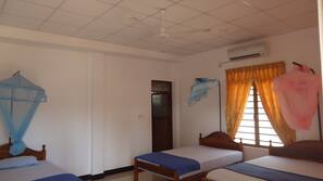 Literie de qualité supérieure, coffre-forts dans les chambres, bureau