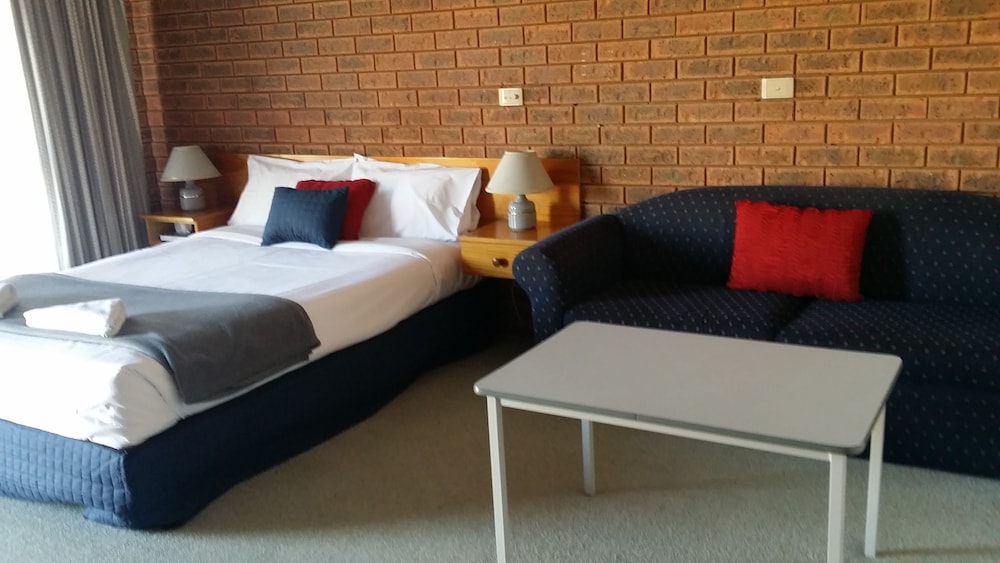 Bridge Motor Inn AU143 Deals & Reviews (Tocumwal, AUS) Wotif