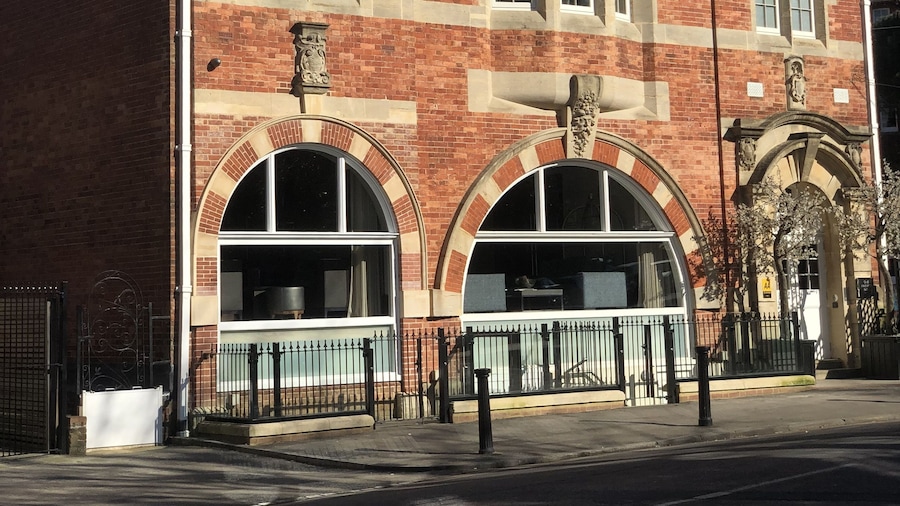 One Warwick Park Hotel
