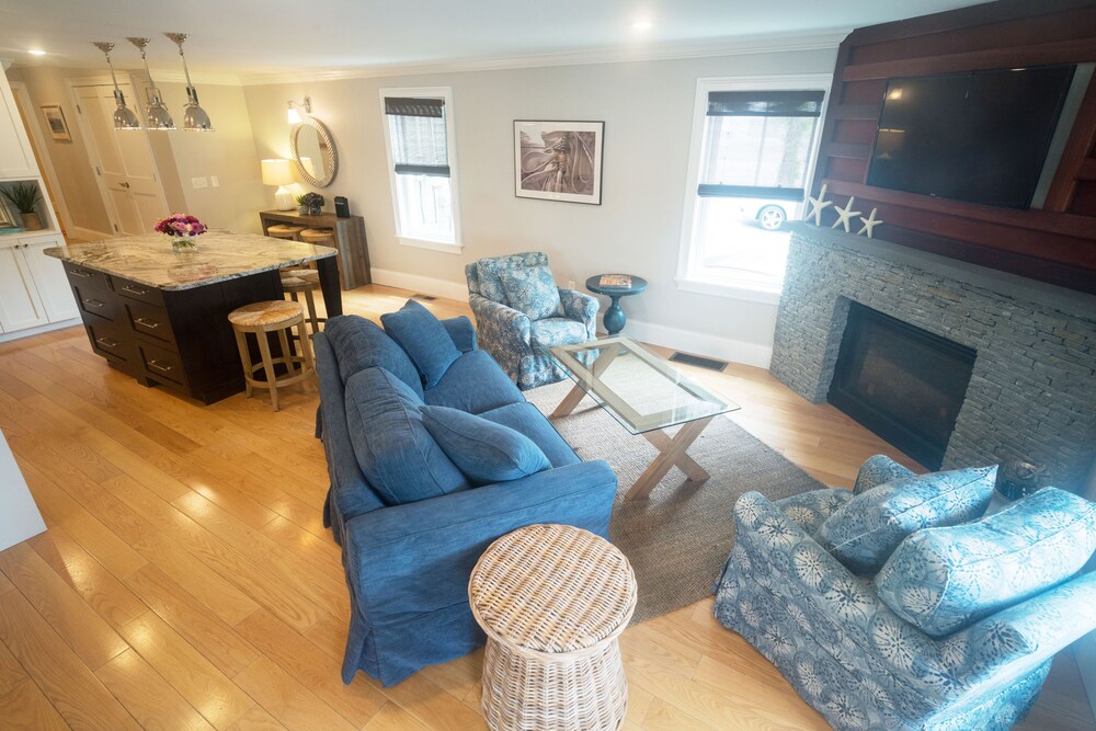The Newport Lofts 548 Thames Street in Newport Best Rates & Deals