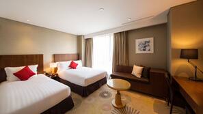 Premium bedding, down duvet, in-room safe, desk