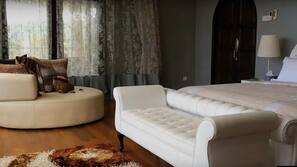 3 bedrooms, iron/ironing board, rollaway beds, free WiFi