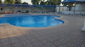 2 outdoor pools, pool umbrellas