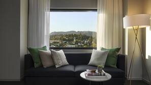 Frette Italian sheets, premium bedding, pillow top beds, minibar