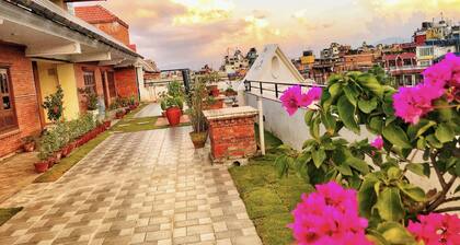 DOM Himalaya Hotel