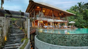 Kolam renang outdoor