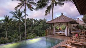 Kolam renang outdoor