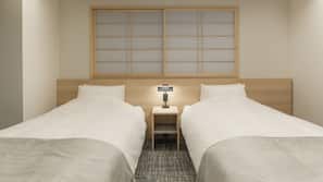 高級寢具、羽絨被、保險箱、書桌