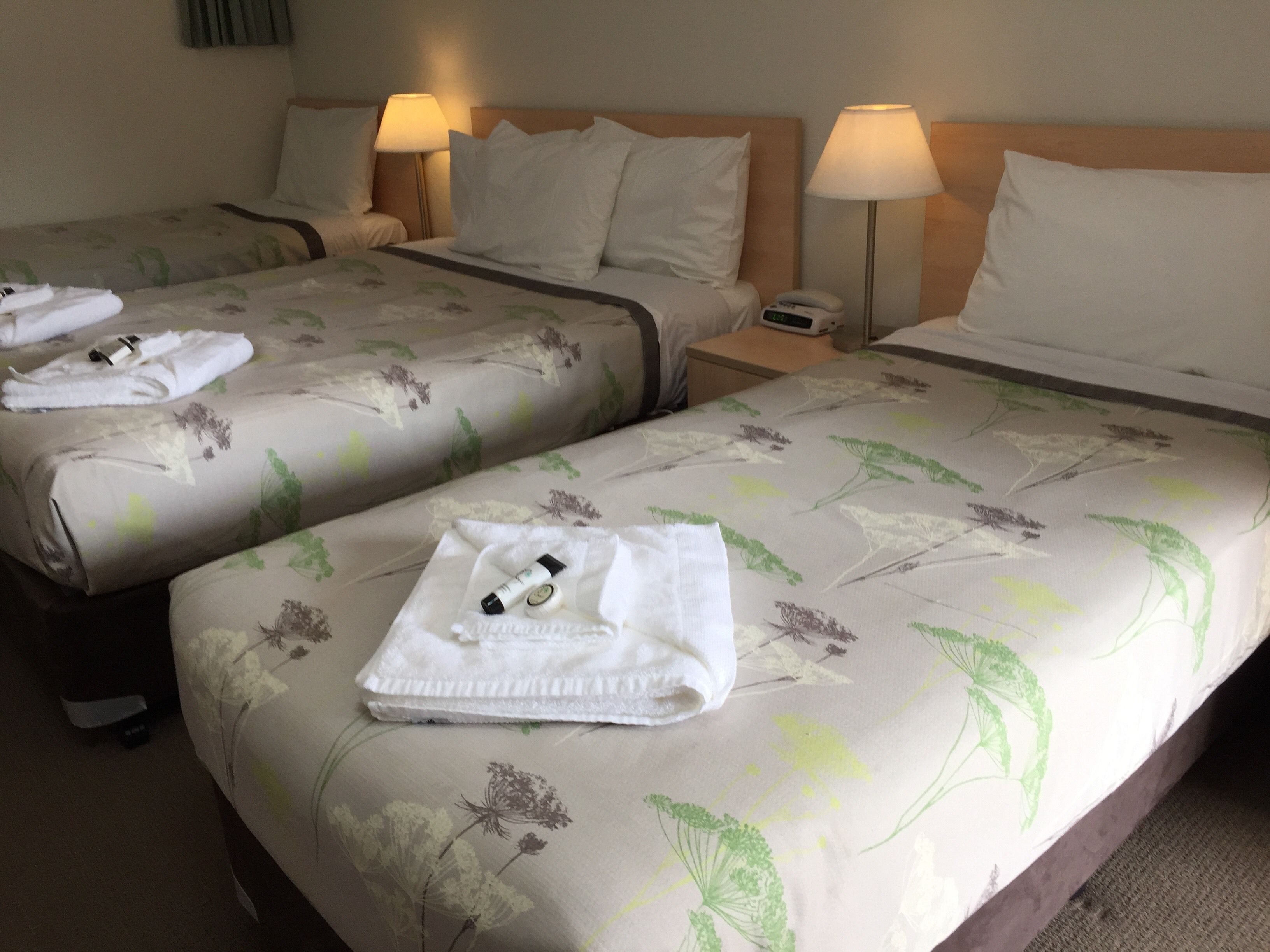 Ten Dollar Town Motel