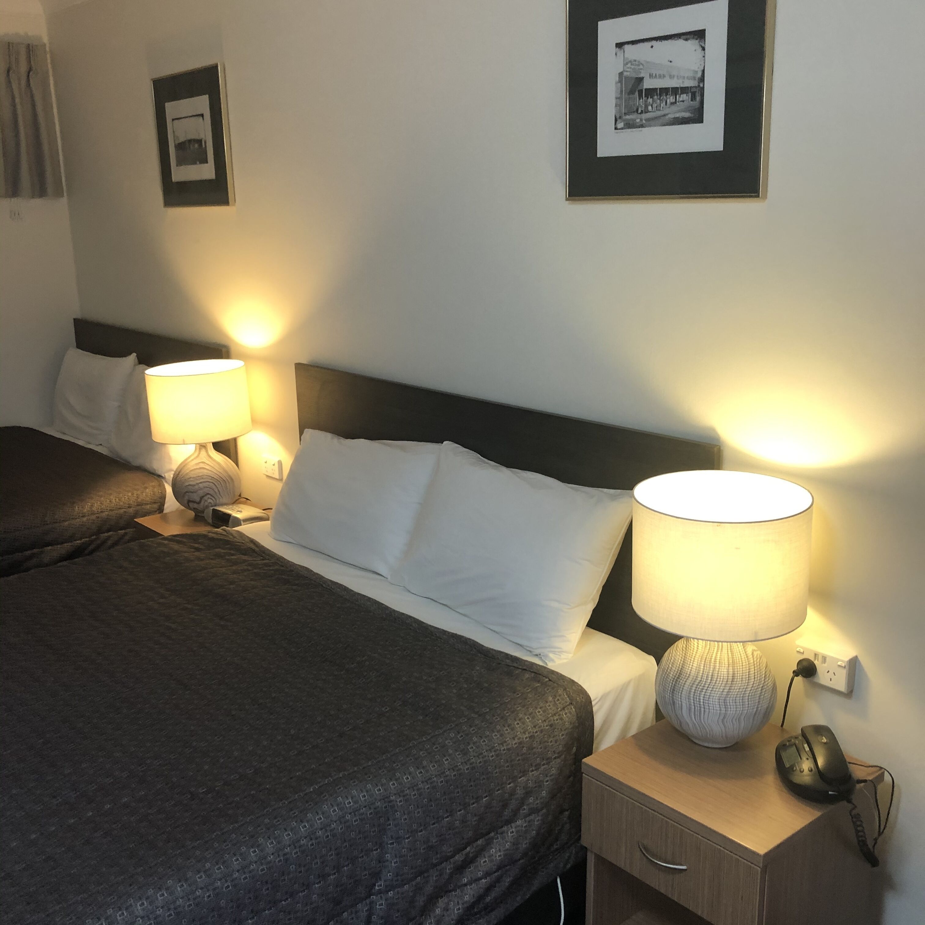 Ten Dollar Town Motel